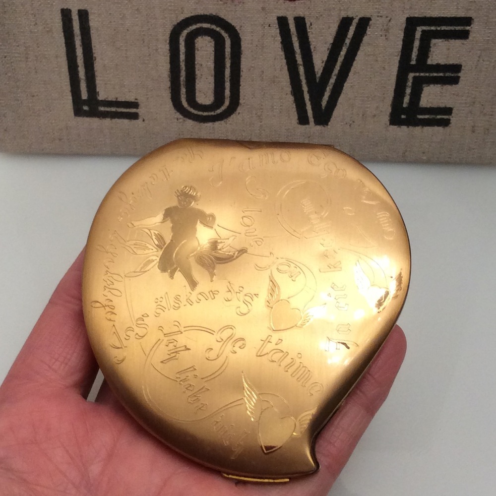 ❤️Vintage Elgin American ‘I Love You’ compact❤️